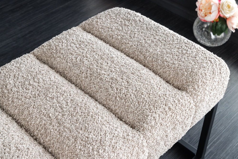 Design Sitzbank PETIT BEAUTÉ 110cm champagner greige Bouclé schwarzes Metallgestell