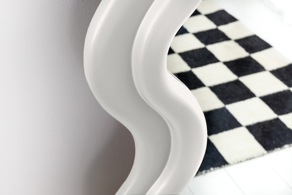 Design Wandspiegel CURVY 160cm weiß