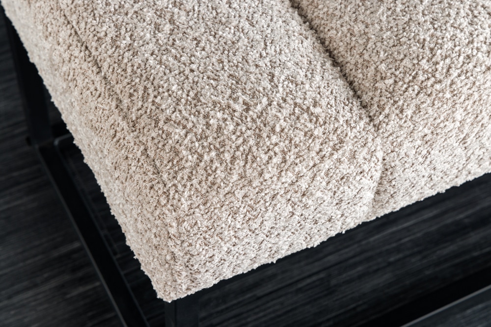 Design Sitzbank PETIT BEAUTÉ 110cm champagner greige Bouclé schwarzes Metallgestell