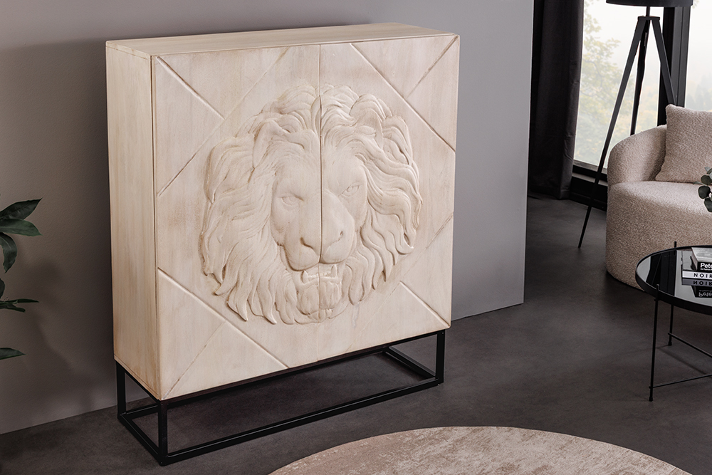 Massives Highboard LION 120cm creme Mangoholz schwarz Metall 3D Schnitzereien Kunstwerk