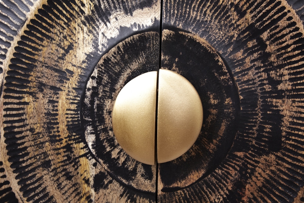 Handgearbeitetes Sideboard GOLDEN SUNSET 180cm schwarz mit 3D Schnitzereien gold Mangoholz Metallbeine