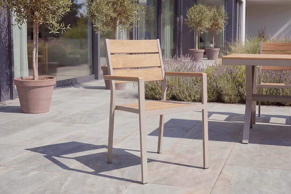 Moderner Gartenstuhl DESIGNO 90cm natur greige Aluminium stapelbar wetterfest