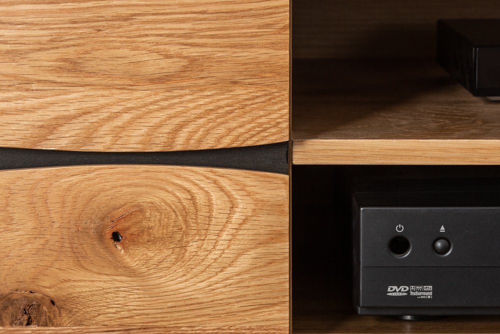 Massives TV-Board LIVING EDGE 160cm Wildeiche geölt Baumkanten Lowboard
