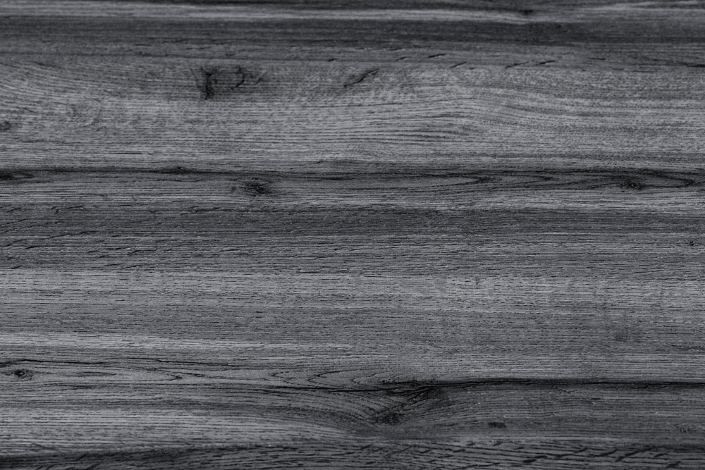 Ausziehbarer Esstisch WILD 160-200cm grau gekälkt Wildeichen-Design Baumkante schwarz