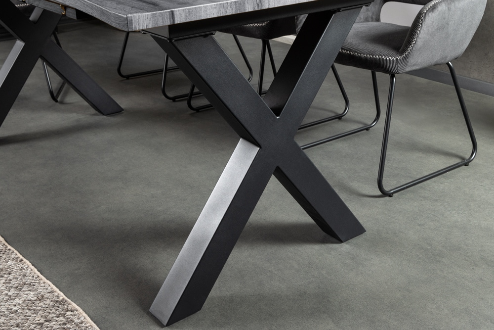 Ausziehbarer Esstisch WILD 160-200cm grau gekälkt Wildeichen-Design Baumkante schwarz
