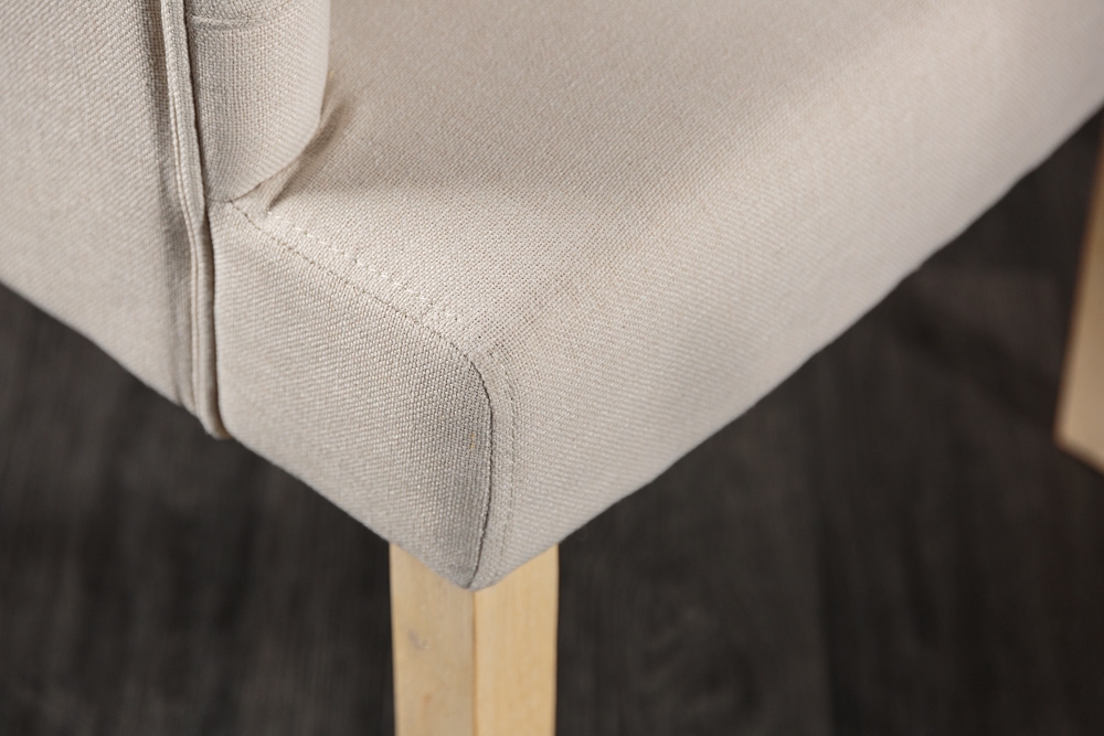 Eleganter Armlehnen Stuhl CASTLE beige mit Chesterfield Steppung im Landhausstil