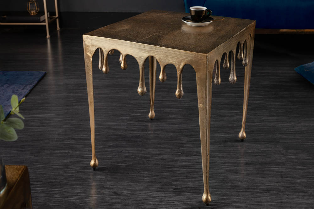 Extravaganter Couchtisch LIQUID LINE L 46cm gold Tropfen-Design
