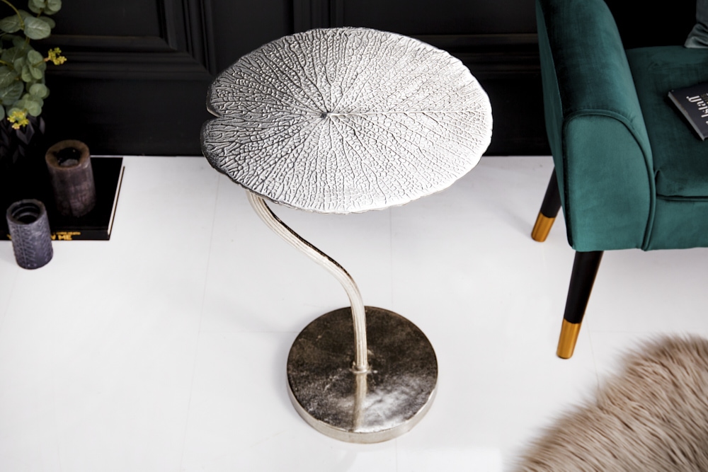 Handgearbeiteter Beistelltisch ABSTRACT LEAF 40cm silber
