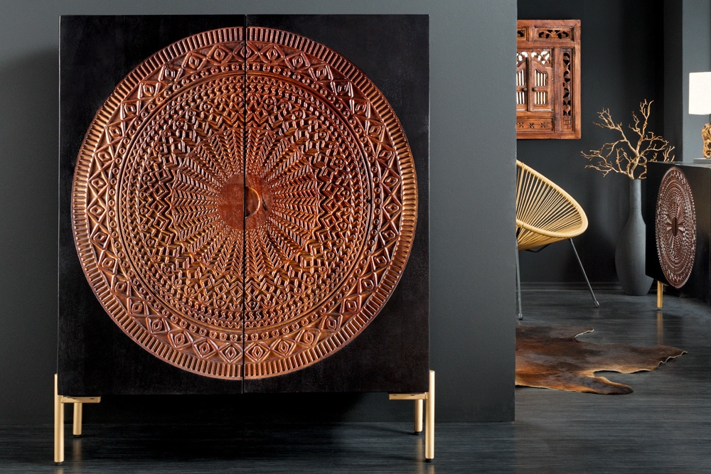 Massives Highboard MANDALA 120cm Mangoholz mit 3D Schnitzereien schwarz goldene Füße