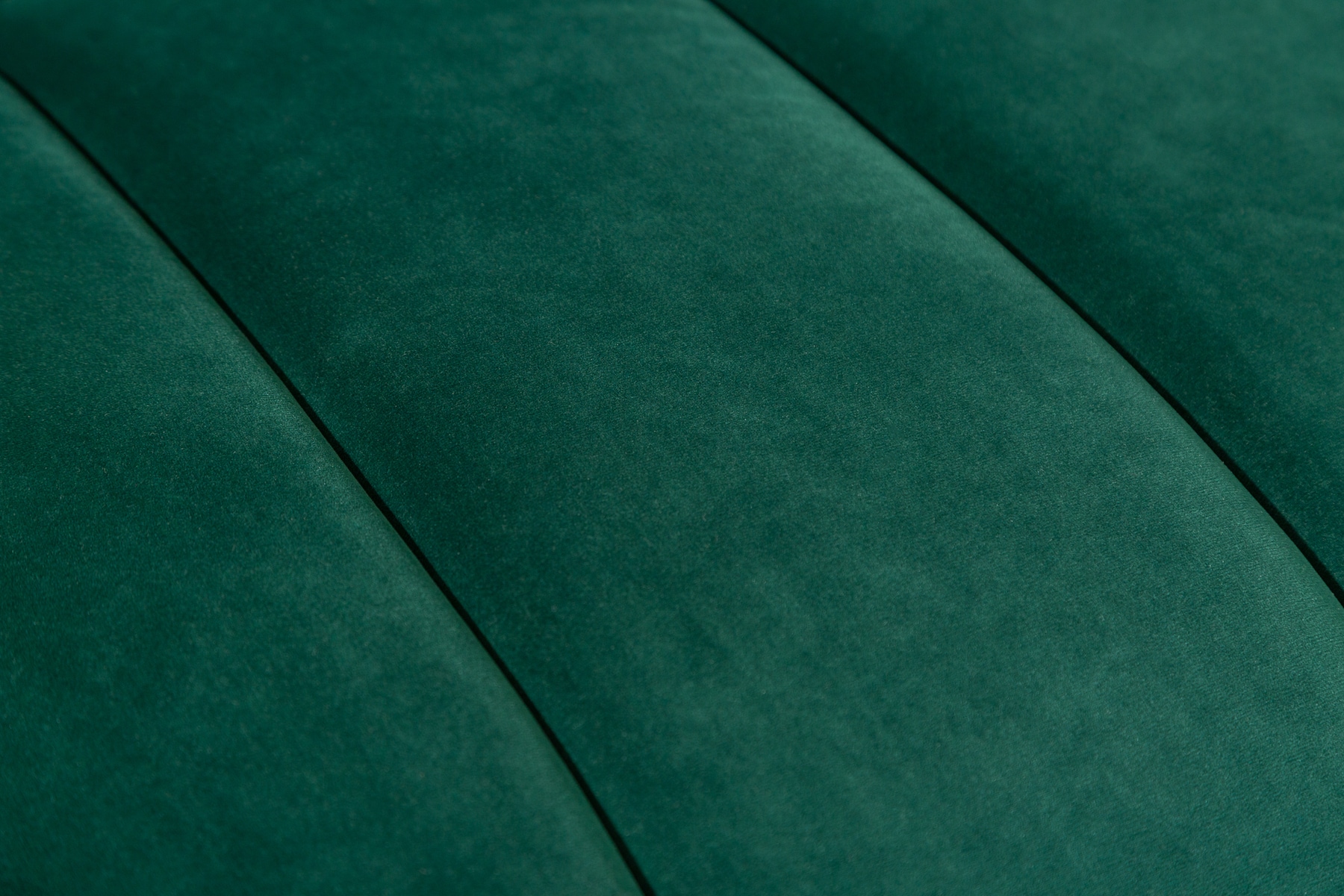 Design 3-Sitzer Sofa NOBLESSE 225cm smaragdgrün Samt Federkern goldene Metallfüße