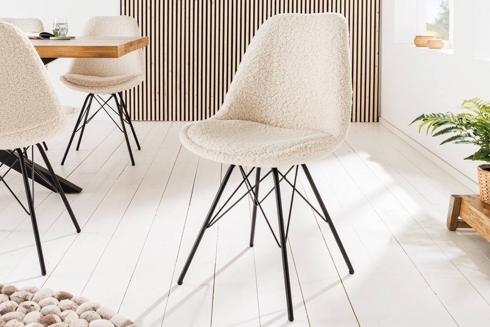 Design Stuhl SCANDINAVIA MEISTERSTÜCK creme Bouclé schwarze Metallbeine