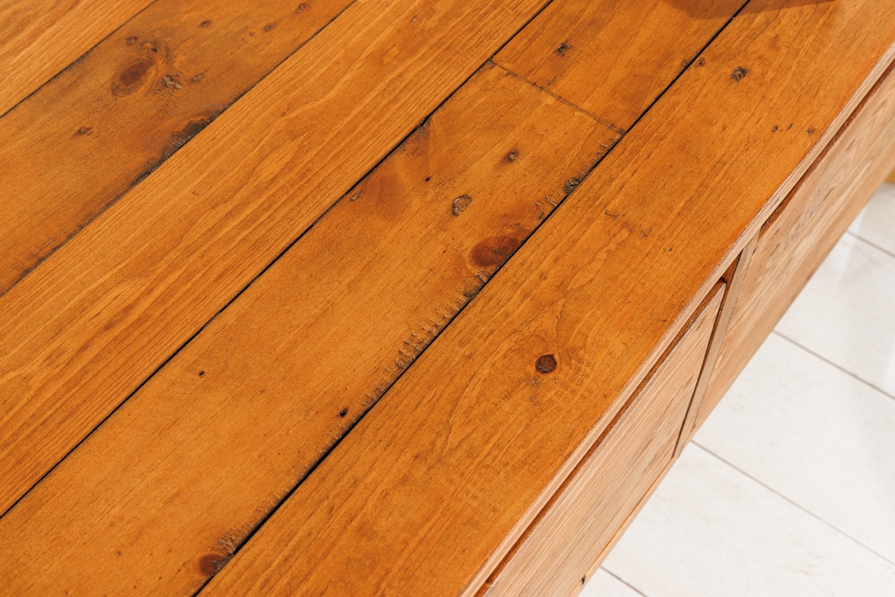 Massives TV-Board FINCA 180cm vintage braun recyceltes Pinienholz mit Schubladen
