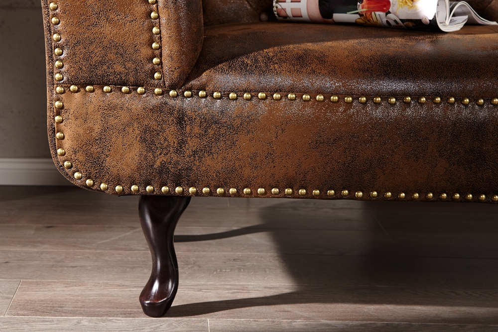 Chesterfield Récamière 170cm antik braun mit Knopfheftung und Nietenbesatz