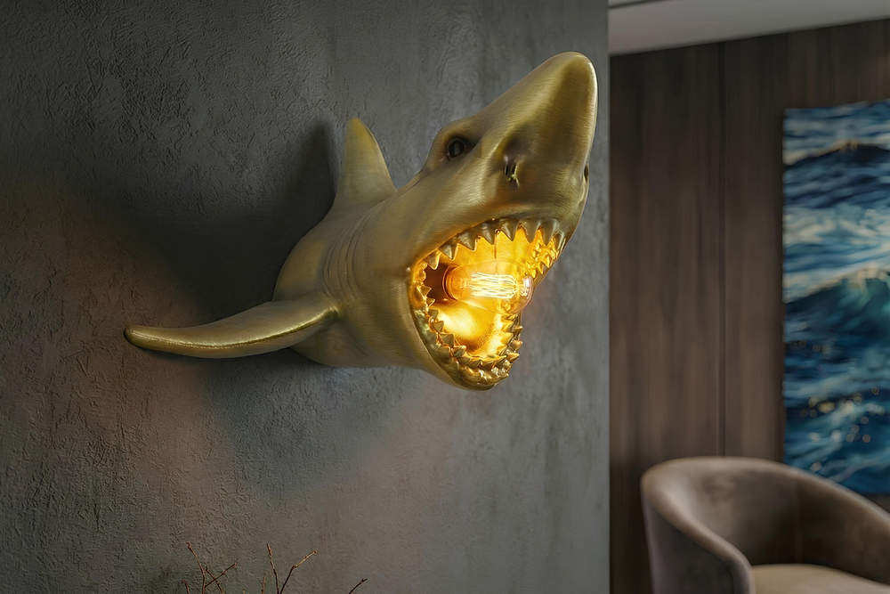 Moderne Wandlampe SHARK 40cm gold Hai-Skulptur handmade Moderne Wandlampe SHARK 40cm gold Hai-Skulptur handmade