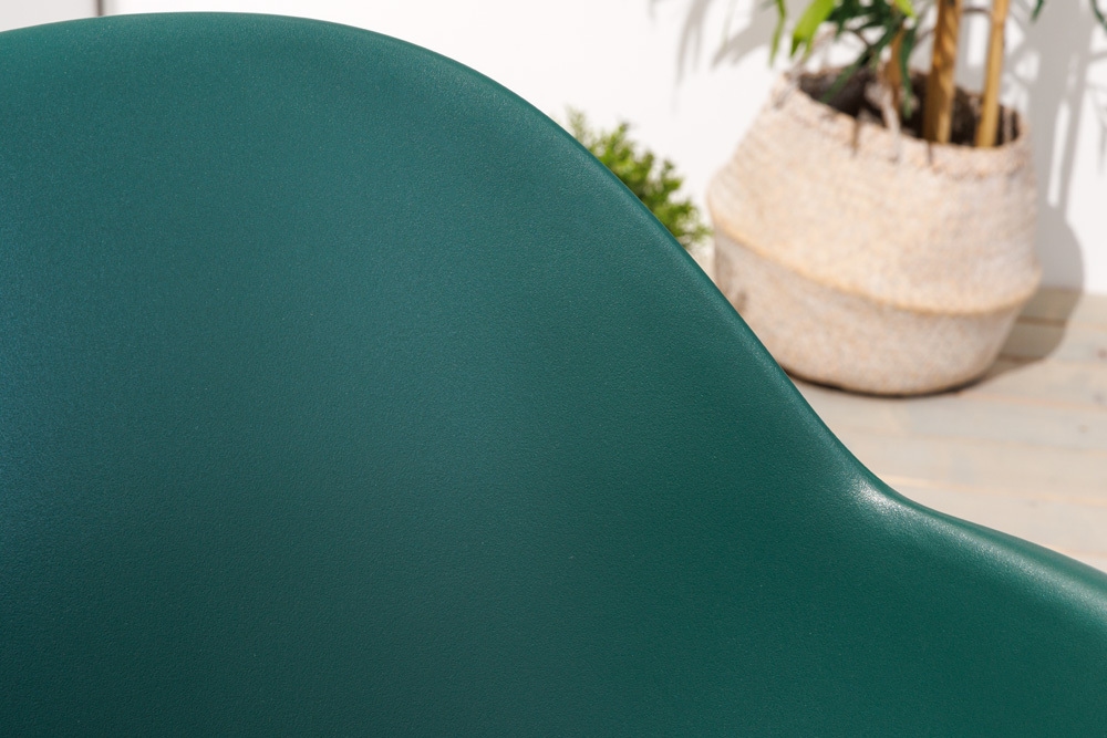 Nachhaltiger Design Stuhl UPCYCLING ME grün 75% Ocean Plastik Indoor Outdoor