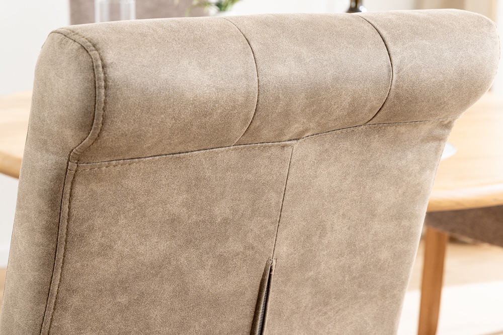 Design Stuhl CASA taupe Microfaser mit Zierknöpfen Massivholzbeine