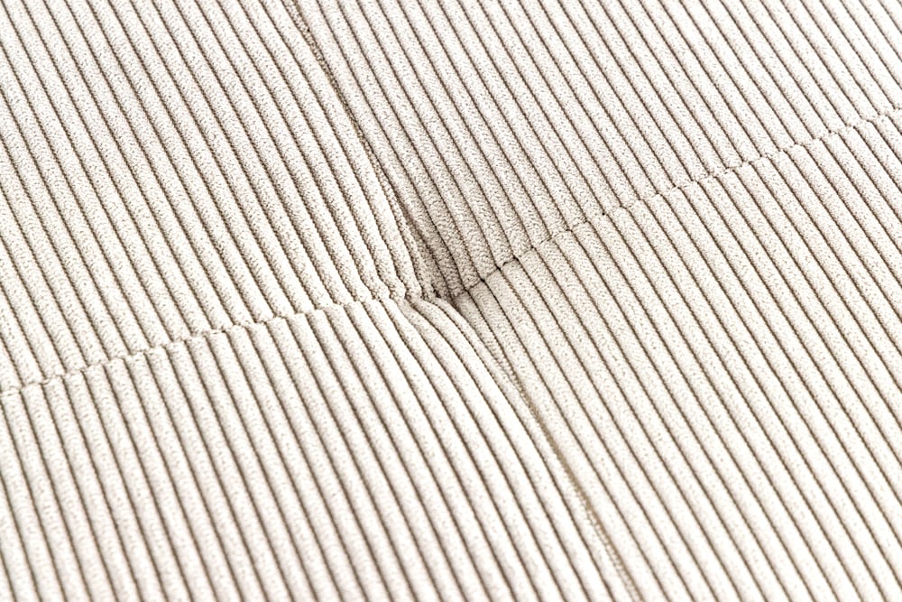 Design Sitzbank BOUTIQUE 100cm beige Cord schwarze Metallbeine Polsterbank