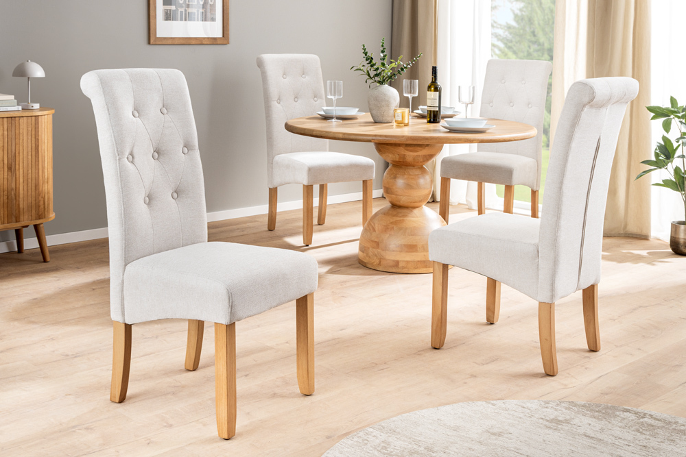 Design Stuhl CASA beige Strukturstoff Massivholzbeine mit Zierknöpfen und Nackenrolle