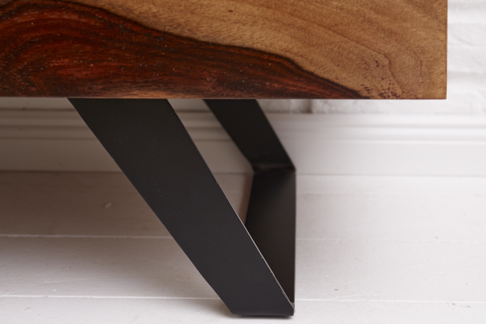Massives TV-Lowboard AMAZONAS 160cm braun Sheeshamholz mit Baumkante