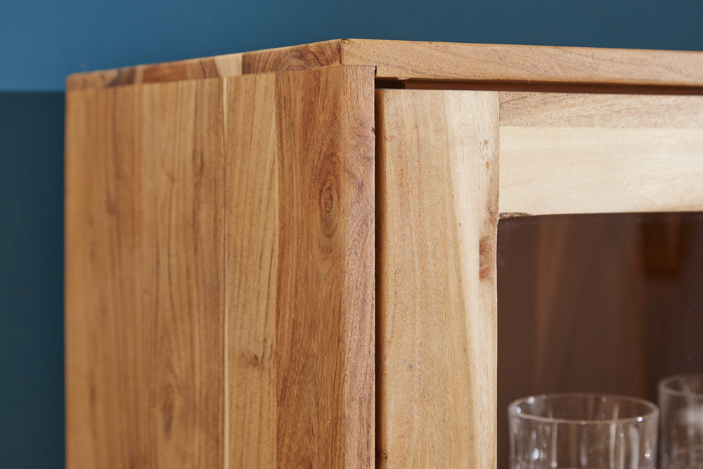 Massivholz Highboard MYSTIC LIVING 140cm Akazie natur Vitrine 3D-Oberfläche