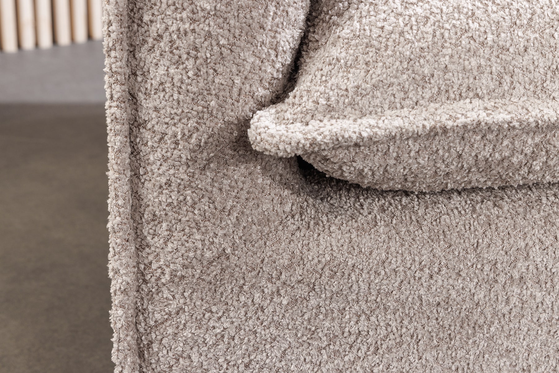 Großes 3-Sitzer Sofa HEAVEN 200cm champagner beige Bouclé Federkern Hussensofa
