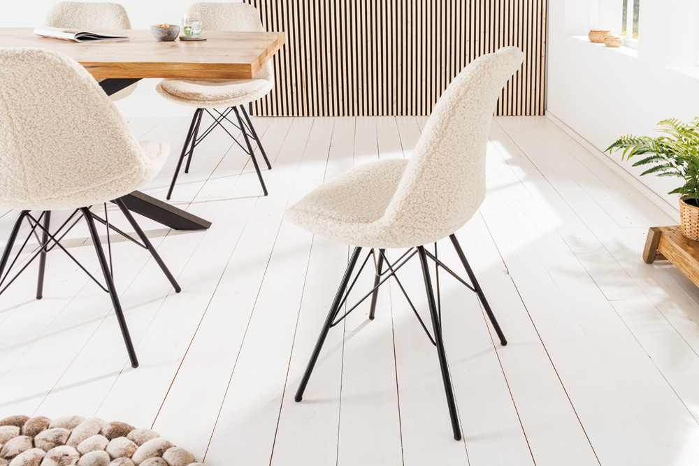 Design Stuhl SCANDINAVIA MEISTERSTÜCK creme Bouclé schwarze Metallbeine