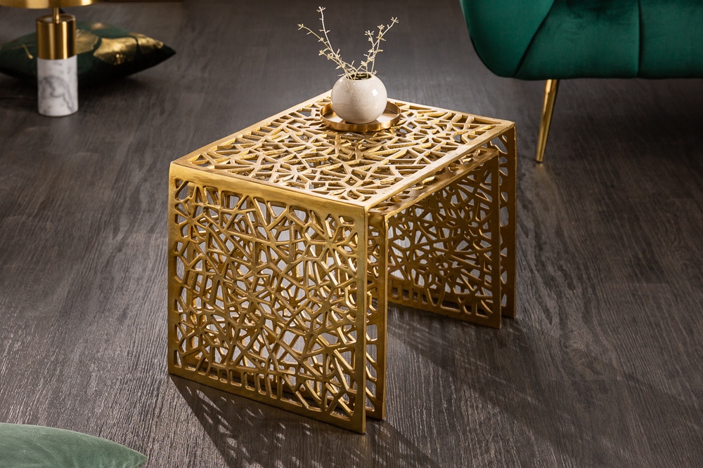 Handgearbeiteter Couchtisch ABSTRACT 50cm 2er Set gold im Gap Design
