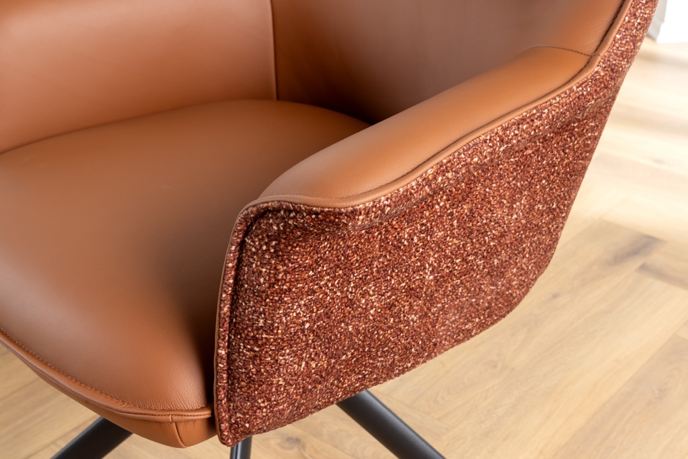 Drehbarer Stuhl LE GRAND cognac Echtleder Strukturstoff schwarzes Metallgestell