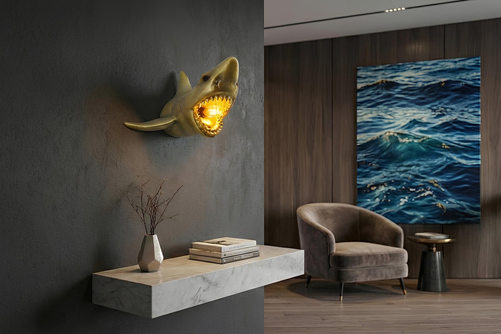 Moderne Wandlampe SHARK 40cm gold Hai-Skulptur handmade