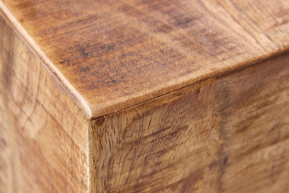 Massiver Beistelltisch FACTORY 45cm natur Mangoholz geflammt auf Rollen
