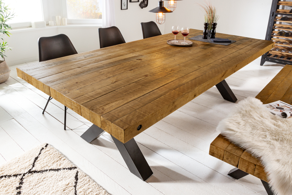 Massivholz Esstisch THOR 200cm vintage braun Pinie recycelt Industrial Design Eisen X-Gestell