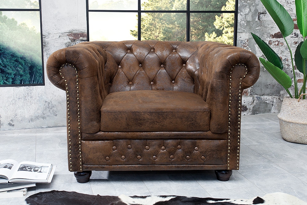 Chesterfield Sessel 110cm antik braun mit Knopfheftung und Federkern