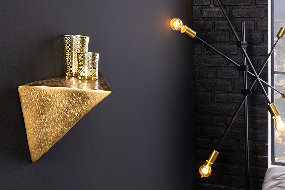 Handgefertigtes Wandregal PYRAMID 40cm gold antik Metall Hammerschlag Design Handgefertigtes Wandregal PYRAMID 40cm gold antik Metall Hammerschlag Design