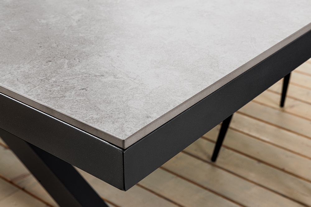 In- und Outdoor Esstisch GALAXIE 160cm hellgrau Keramik anthrazit Aluminium