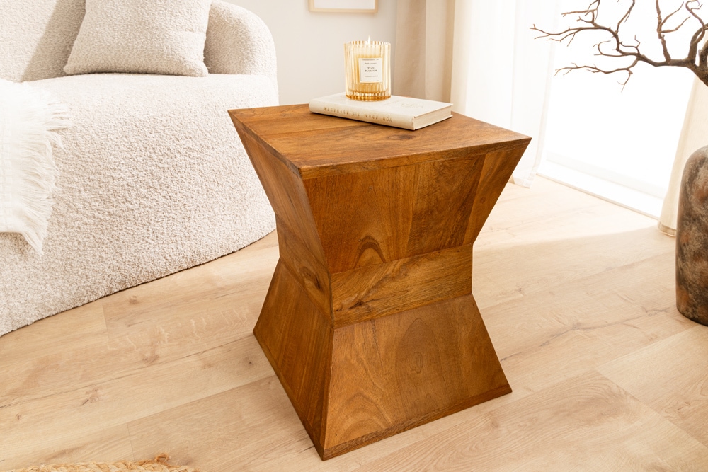 Massiver Beistelltisch PYRAMID 45cm braun Mangoholz honey finish Deko-Hocker Massiver Beistelltisch PYRAMID 45cm braun Mangoholz honey finish Deko-Hocker