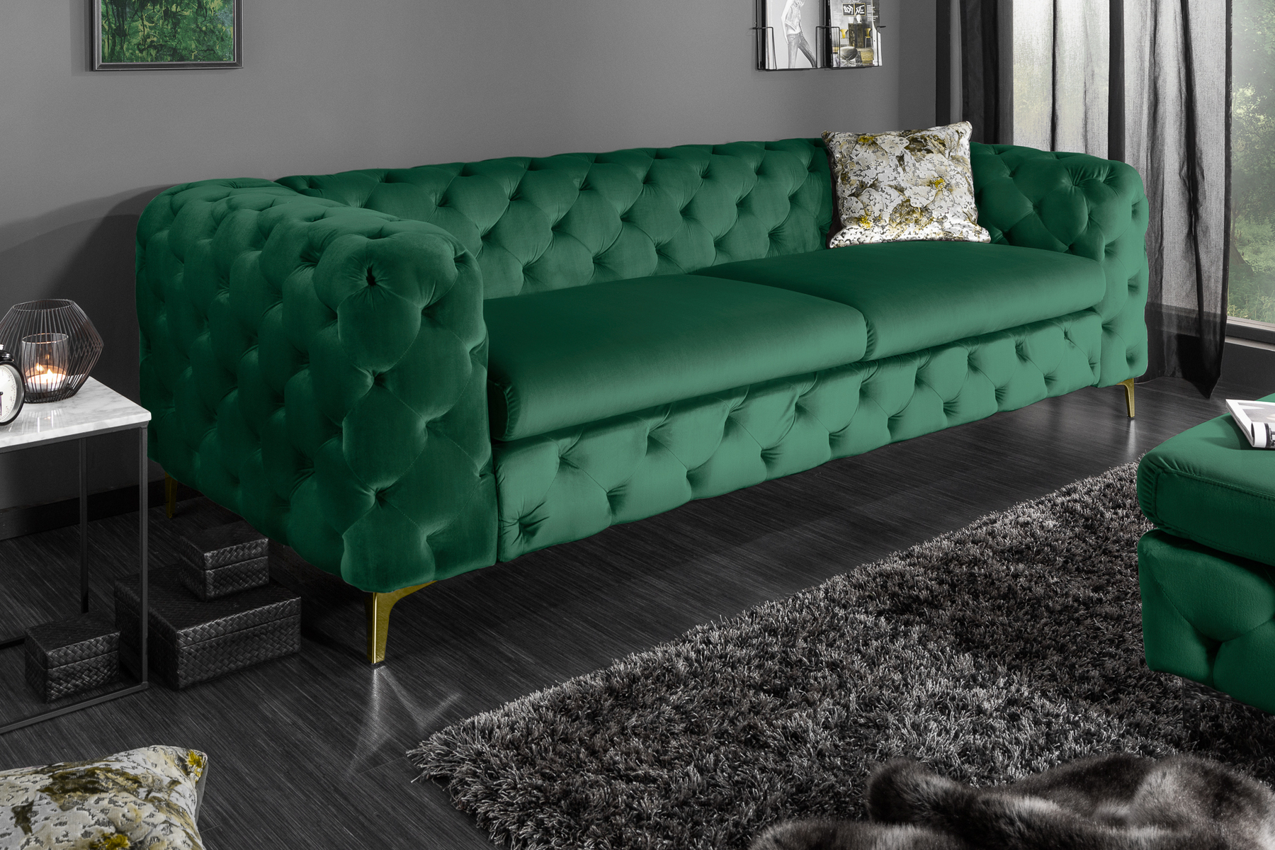 Chesterfield 3-Sitzer Sofa MODERN BAROCK 235cm smaragdgrün Samt Federkern gold Metallfüße
