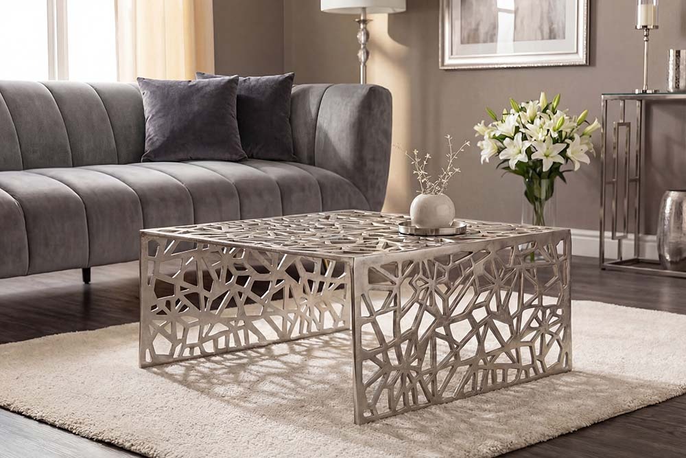 Handgearbeiteter Couchtisch ABSTRACT 60cm Alu silberfarbig im Gap Design
