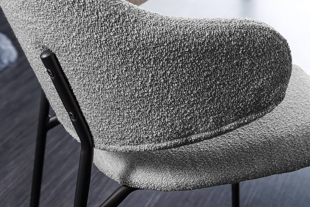 Design Stuhl VOGUE grau Bouclé schwarze Metallbeine