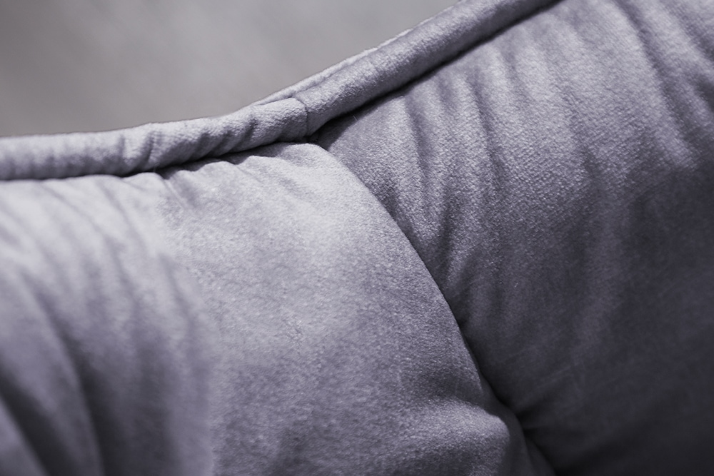 Design Stuhl MILANO grau Samt mit Armlehne Ziersteppung gepolstert schwarze Metallbeine