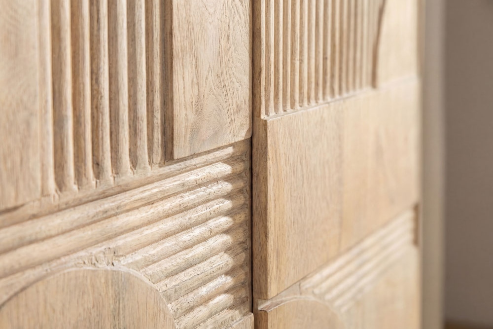 Massiver Barschrank ART DECO 140cm weiß gekälkt Mangoholz 3D-Front Highboard