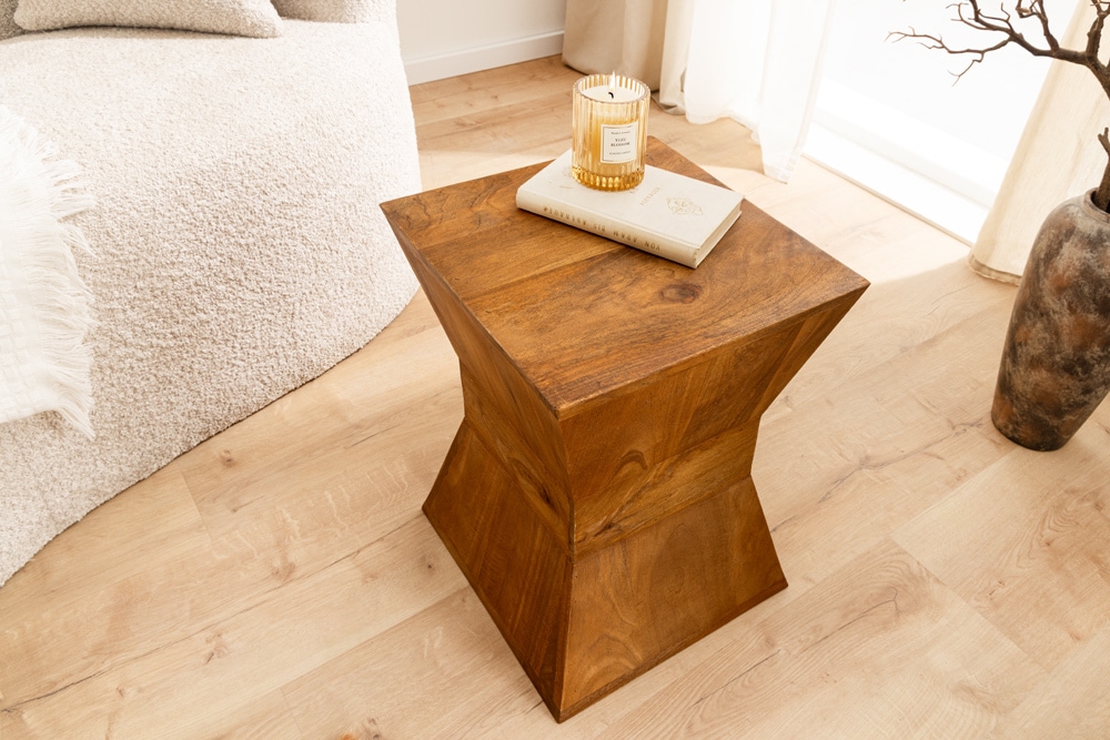 Massiver Beistelltisch PYRAMID 45cm braun Mangoholz honey finish Deko-Hocker