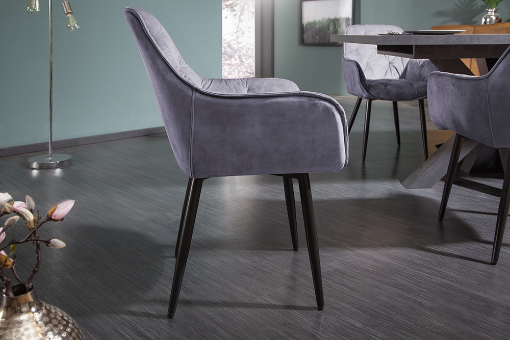 Design Stuhl MILANO grau Samt mit Armlehne Ziersteppung gepolstert schwarze Metallbeine
