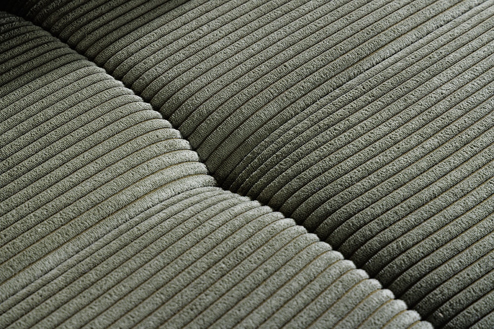 Modernes XXL Sofa ELEGANCIA 285cm grün Cord Federkern inklusive Kissen Bigsofa