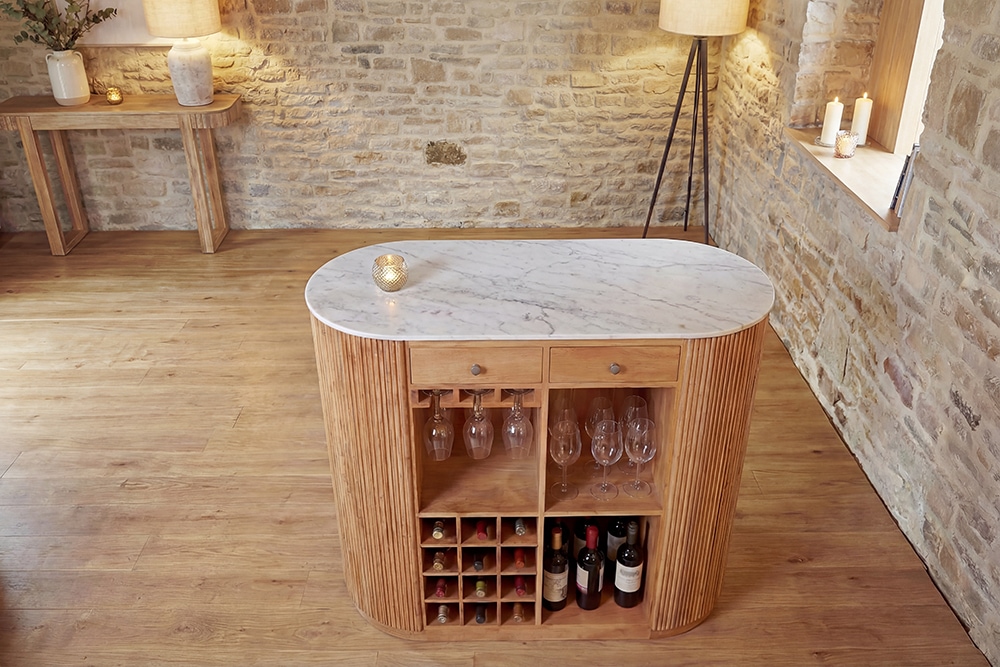 Massiver Bartisch TRES CHIC 120cm braun Mangoholz weiß Marmor mit Flaschenregal Massiver Bartisch TRES CHIC 120cm braun Mangoholz weiß Marmor mit Flaschenregal