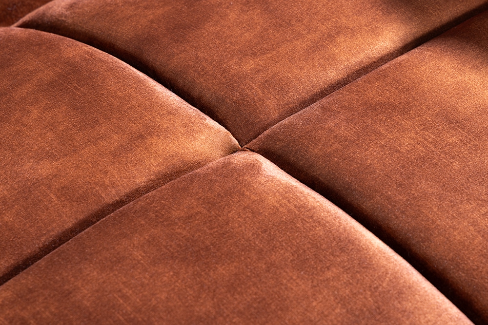 Schlafsofa BOUTIQUE 215cm rostbraun Samt 3-Sitzer mit mattschwarzen Füßen